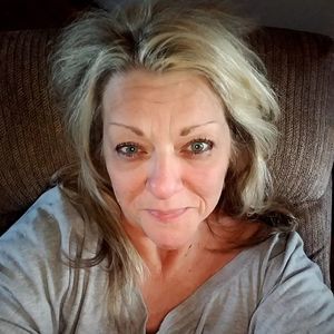 Meet your Posher, Bee